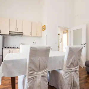 Medanic - Private Pool Apartment